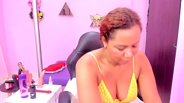 MATURE WHOR33 online show from March 1, 2025, 11:50 am