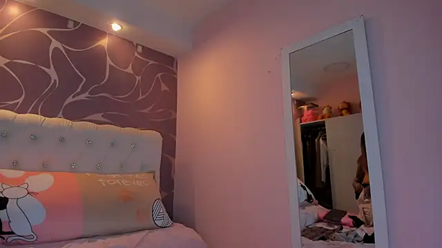 KeilaLovJack online show from January 16, 2025, 1:03 pm