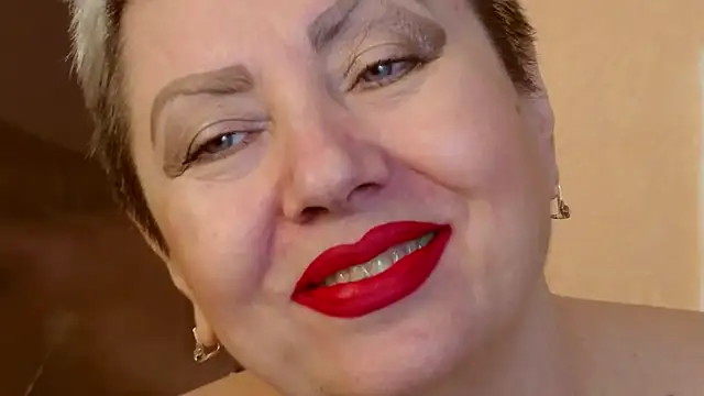 LadyPosh online show from November 18, 2025, 11:15 pm