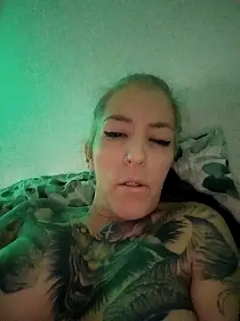 Snapshot of vamporasuccubus19777 chatting on October 18, 2025, 11:07 pm vamporasuccubus19777 online show from October 18, 2025, 11:07 pm