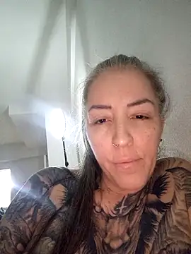 vamporasuccubus19777 online show from February 24, 2025, 1:46 am