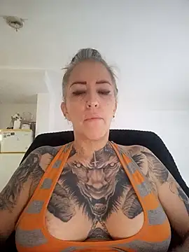 vamporasuccubus19777 online show from January 27, 2025, 11:00 pm