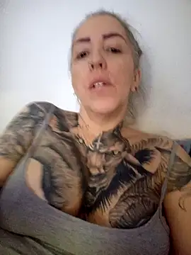 vamporasuccubus19777 online show from January 30, 2025, 4:34 pm