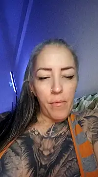 vamporasuccubus19777 online show from February 7, 2025, 5:31 am