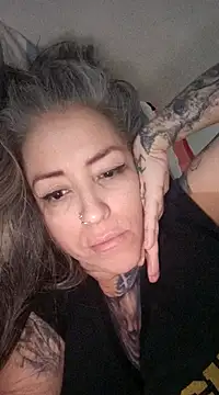 vamporasuccubus19777 online show from January 28, 2025, 11:50 pm