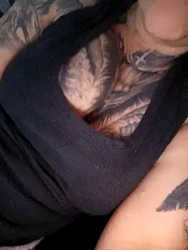 Snapshot of vamporasuccubus19777 chatting on November 8, 2025, 2:31 pm vamporasuccubus19777 online show from November 8, 2025, 2:31 pm