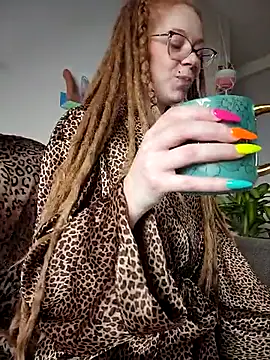 LucidLucy online show from February 26, 2025, 4:38 pm