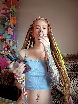 Snapshot of LucidLucy chatting on October 15, 2025, 12:46 pm LucidLucy online show from October 15, 2025, 12:46 pm