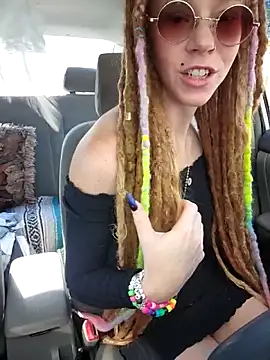 Snapshot of LucidLucy chatting on October 6, 2025, 2:29 pm LucidLucy online show from October 6, 2025, 2:29 pm