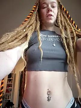 Snapshot of LucidLucy chatting on October 19, 2025, 8:55 pm LucidLucy online show from October 19, 2025, 8:55 pm