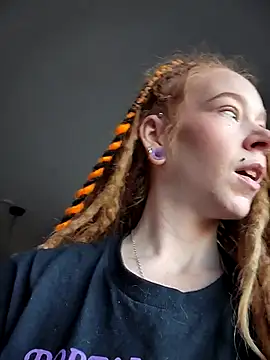 Snapshot of LucidLucy chatting on October 28, 2025, 12:48 pm LucidLucy online show from October 28, 2025, 12:48 pm