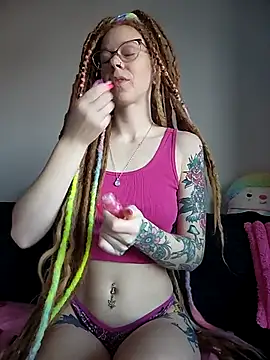 LucidLucy online show from February 17, 2026, 2:03 pm