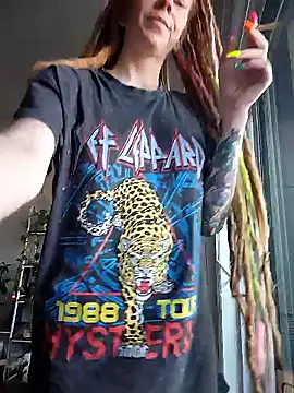 LucidLucy online show from September 17, 2025, 3:47 pm