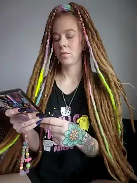 LucidLucy online show from November 28, 2025, 2:06 pm