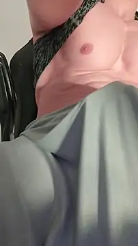 sexy fit guy on cam online show from February 3, 2026, 12:21 pm