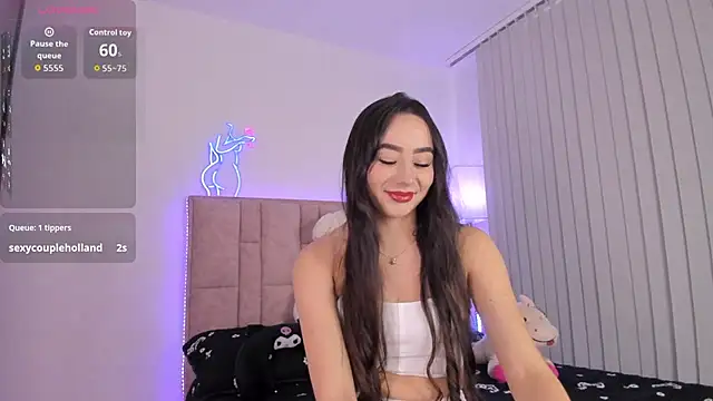 Snapshot of DannaTeen chatting on November 7, 2025, 8:24 pm DannaTeen online show from November 7, 2025, 8:24 pm