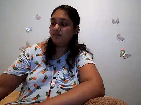 Snapshot of Indianbloom- chatting on October 1, 2025, 10:24 pm Indianbloom- online show from October 1, 2025, 10:24 pm