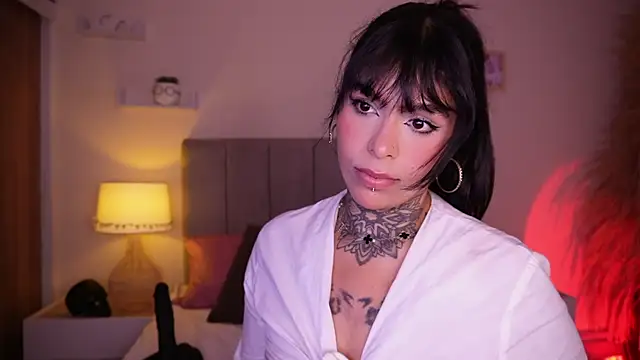 curvyliciousss online show from February 17, 2025, 9:54 pm