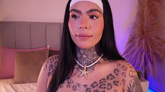 curvyliciousss online show from December 21, 2025, 5:03 pm