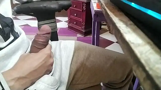 growing20yo online show from March 19, 2026, 12:21 am