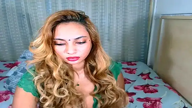 Snapshot of sexyindianchic chatting on September 26, 2025, 5:53 pm sexyindianchic online show from September 26, 2025, 5:53 pm