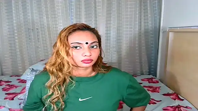 Snapshot of sexyindianchic chatting on September 12, 2025, 5:13 pm sexyindianchic online show from September 12, 2025, 5:13 pm