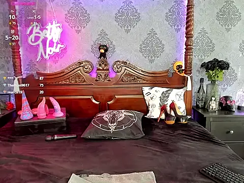 Snapshot of BettyNoir chatting on October 19, 2025, 8:06 am BettyNoir online show from October 19, 2025, 8:06 am