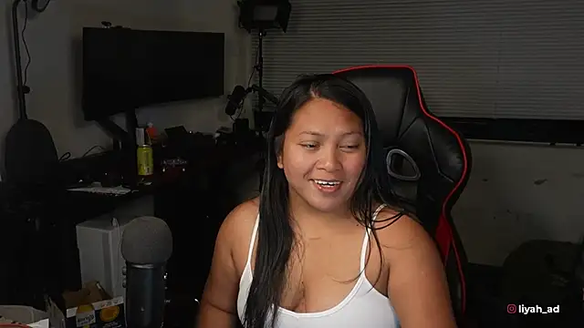 Bubbleliyah online show from October 28, 2025, 12:44 am