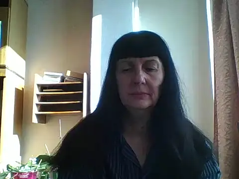 MelanyBanks online show from November 3, 2025, 9:02 am