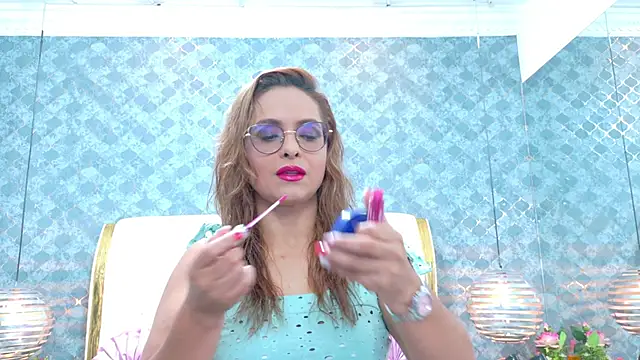 Snapshot of MarilynVega1 chatting on October 13, 2025, 2:40 pm MarilynVega1 online show from October 13, 2025, 2:40 pm