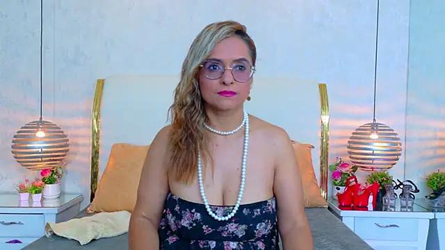MarilynVega1 online show from July 9, 2026, 9:03 pm