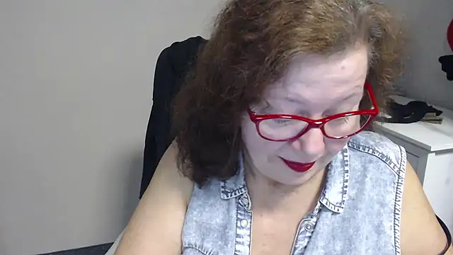 Adelewildx online show from February 19, 2025, 8:33 am