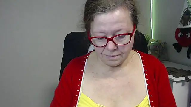 Adelewildx online show from February 25, 2025, 4:46 am