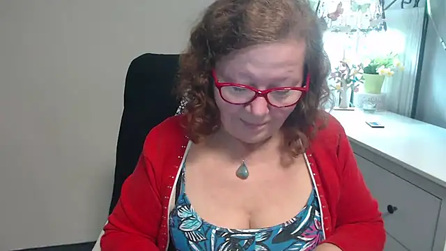 Adelewildx online show from September 16, 2025, 4:02 am