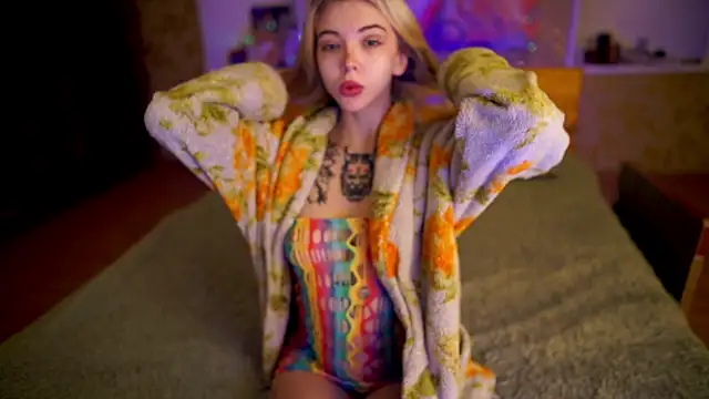 Snapshot of Allison_Cuty chatting on February 20, 2025, 9:09 pm Allison Cuty online show from February 20, 2025, 9:09 pm