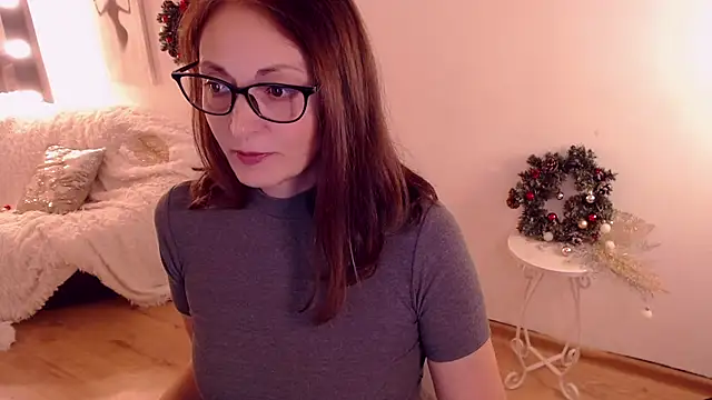 Snapshot of CaringSophie chatting on December 27, 2024, 5:20 am CaringSophie online show from December 27, 2024, 5:20 am