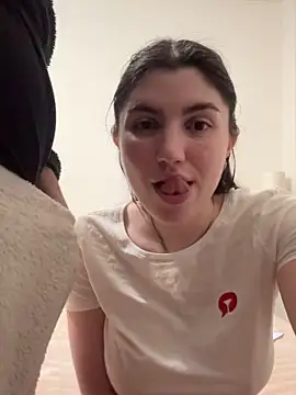 couplepenetration online show from February 4, 2026, 9:48 am