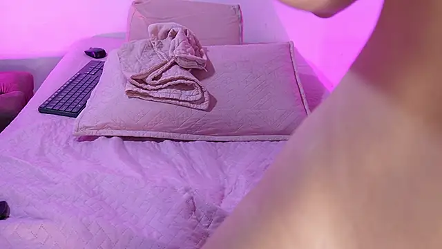 Snapshot of emyli_sw_ chatting on September 22, 2025, 3:12 am emyli sw  online show from September 22, 2025, 3:12 am