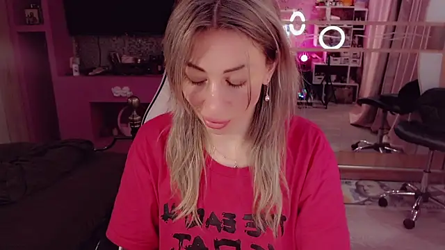 AnnieGOld  online show from March 1, 2026, 10:10 pm