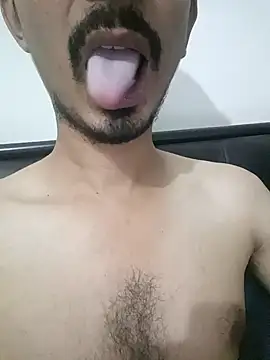 Snapshot of dreamtoungelick69 chatting on November 12, 2025, 5:28 pm dreamtoungelick69 online show from November 12, 2025, 5:28 pm