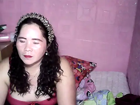 hotpusie 4u online show from October 1, 2025, 5:01 am