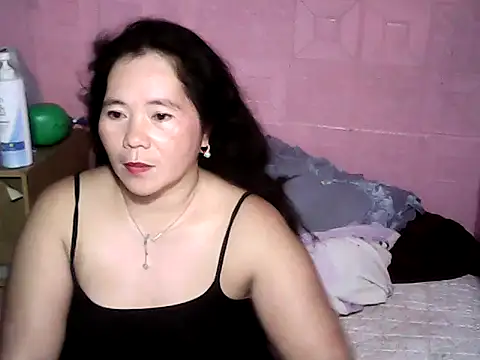 hotpusie 4u online show from September 18, 2025, 3:15 pm