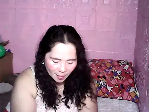 hotpusie 4u online show from September 15, 2025, 1:44 pm