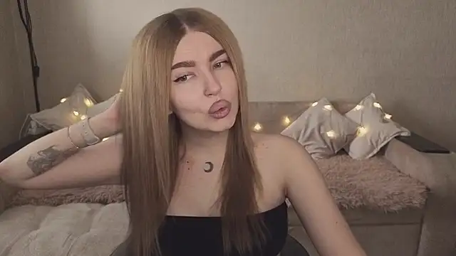 ViolettaLopez online show from September 25, 2025, 12:33 pm