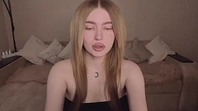 ViolettaLopez online show from May 9, 2026, 3:15 pm