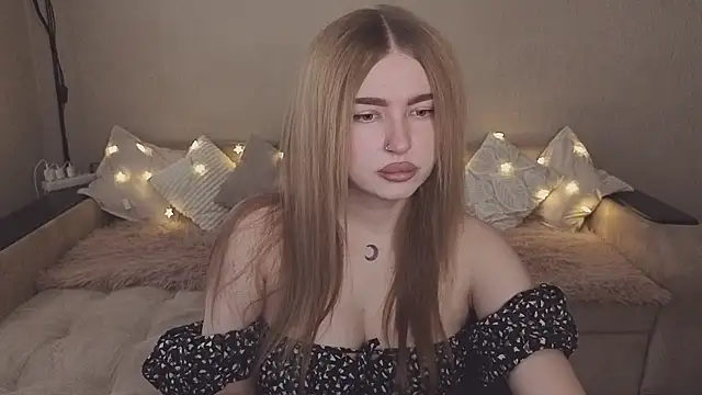 ViolettaLopez online show from November 8, 2025, 12:09 pm