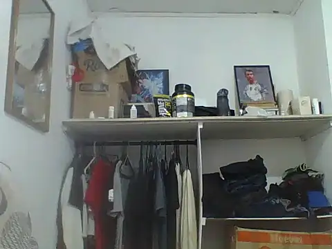 Snapshot of Sir_white chatting on September 13, 2025, 9:59 pm Sir white online show from September 13, 2025, 9:59 pm