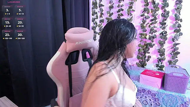 ashley morgan 18 online show from October 10, 2025, 2:23 am