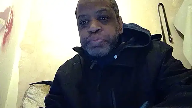 alfiebrown007 online show from March 14, 2025, 6:42 am