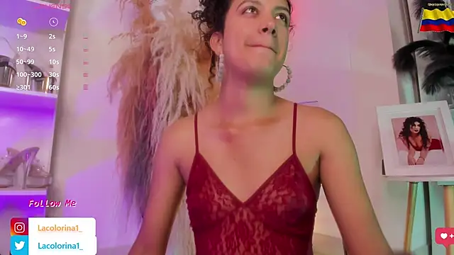 Snapshot of LaColorina_ chatting on October 24, 2025, 6:51 pm LaColorina online show from October 24, 2025, 6:51 pm